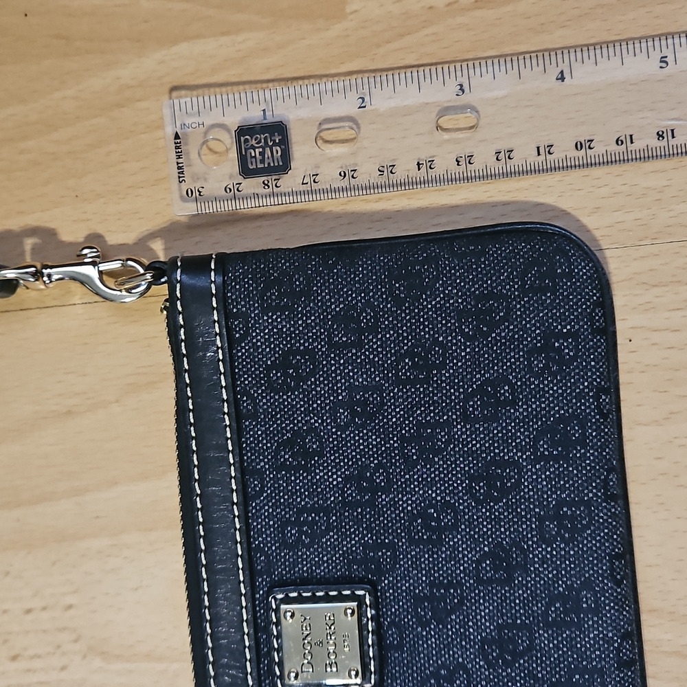 Dooney & Bourke Black Logo &Leather Wristlet with‎ Monogram. - Picture 7 of 9